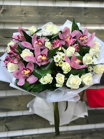 Букет цветов из: Розы и Хризантемы в Камышла