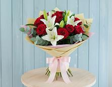 Букет цветов из:  Лилии и Розы в Камышла