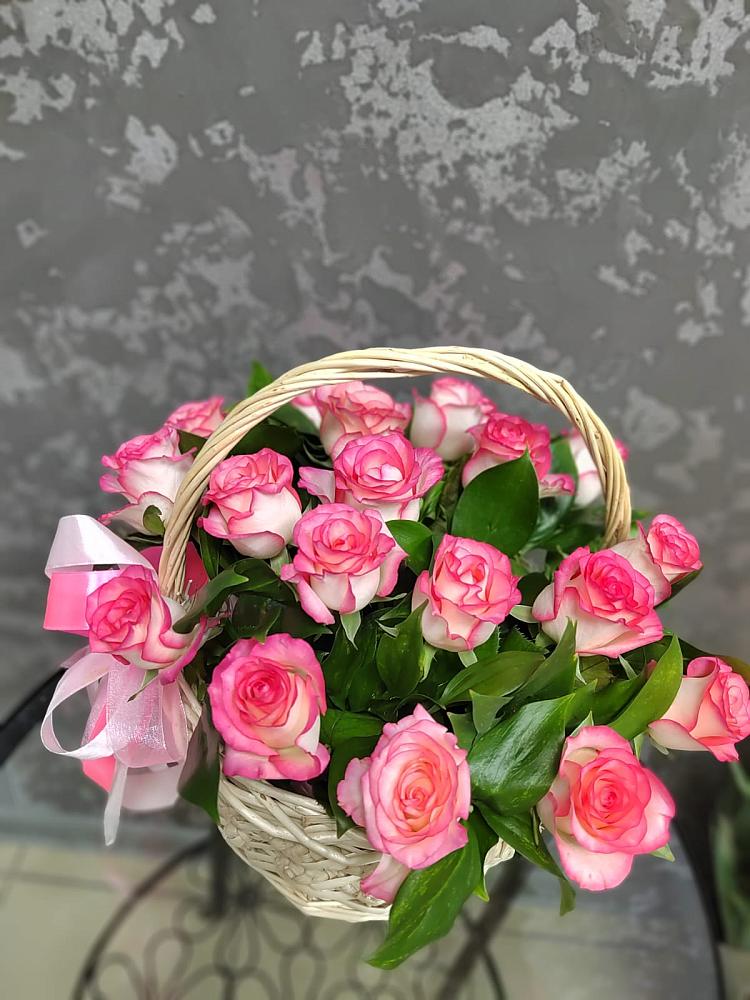 Цветочная композиция из Розы в корзине в Камышла
