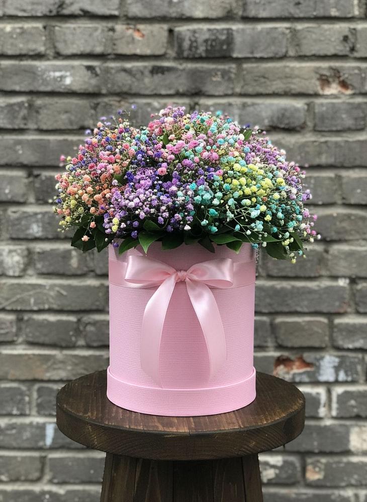 Цветочная композиция из Гипсофила и Розы в шляпной коробке в Камышла
