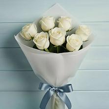 Букет 7 Белых роз Эдлесс Лав в Камышла