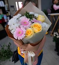 Букет цветов из:  Герберы, Розы и Хризантемы в Камышла