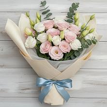 Букет цветов из:  Лизиантусы #REPLACE_PRED# Камышла