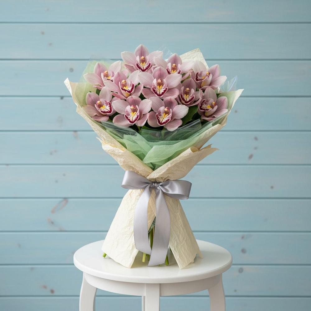 Букет цветов из: Орхидеи и Розы в Камышла