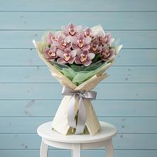 Букет цветов из:  Орхидеи и Розы в Камышла