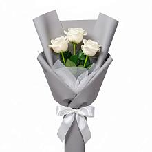 Букет 3 белые розы в Камышла