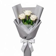 Букет 3 белые розы в Камышла