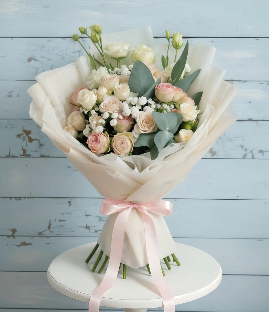 Букет цветов из: Розы и Лизиантусы в Камышла