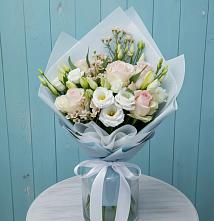Букет цветов из:  Розы и Лизиантусы в Камышла