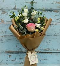 Букет цветов из:  Розы и Лизиантусы в Камышла