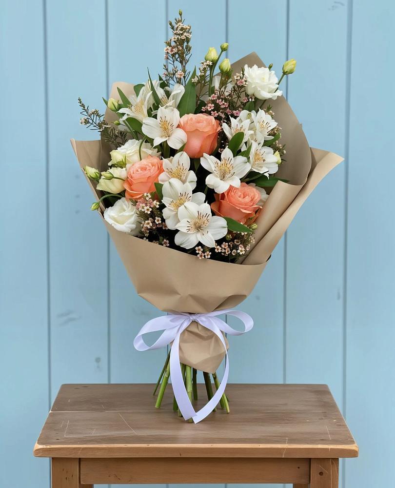 Букет цветов из: Альстромерии, Лизиантусы, Розы и Хризантемы в Камышла